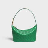 Renáta - Burgundi Stílusú Elegancia